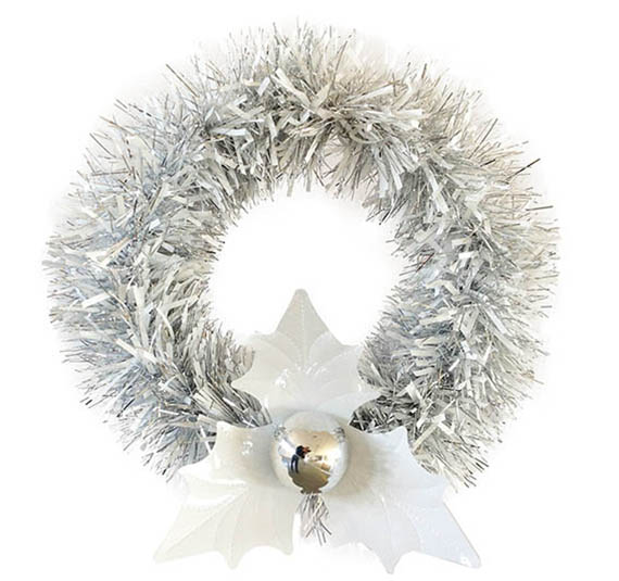 Weiss und silver Weihnachtskranz mit Blumen